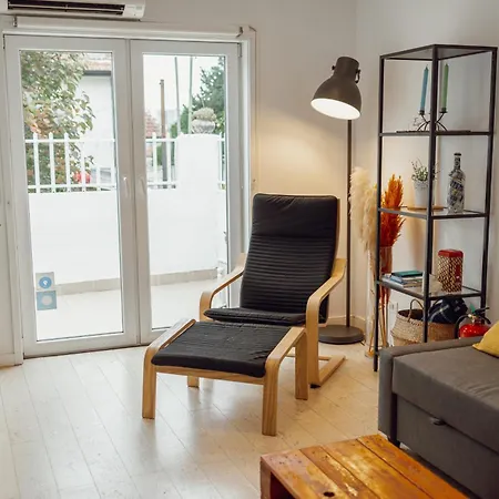 Porto Window Terrace House By Vacationy