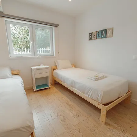 Porto Window Terrace House By Vacationy